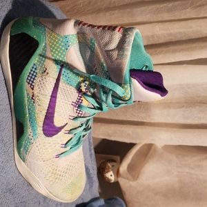 Kobe Bryant basketball shoes
